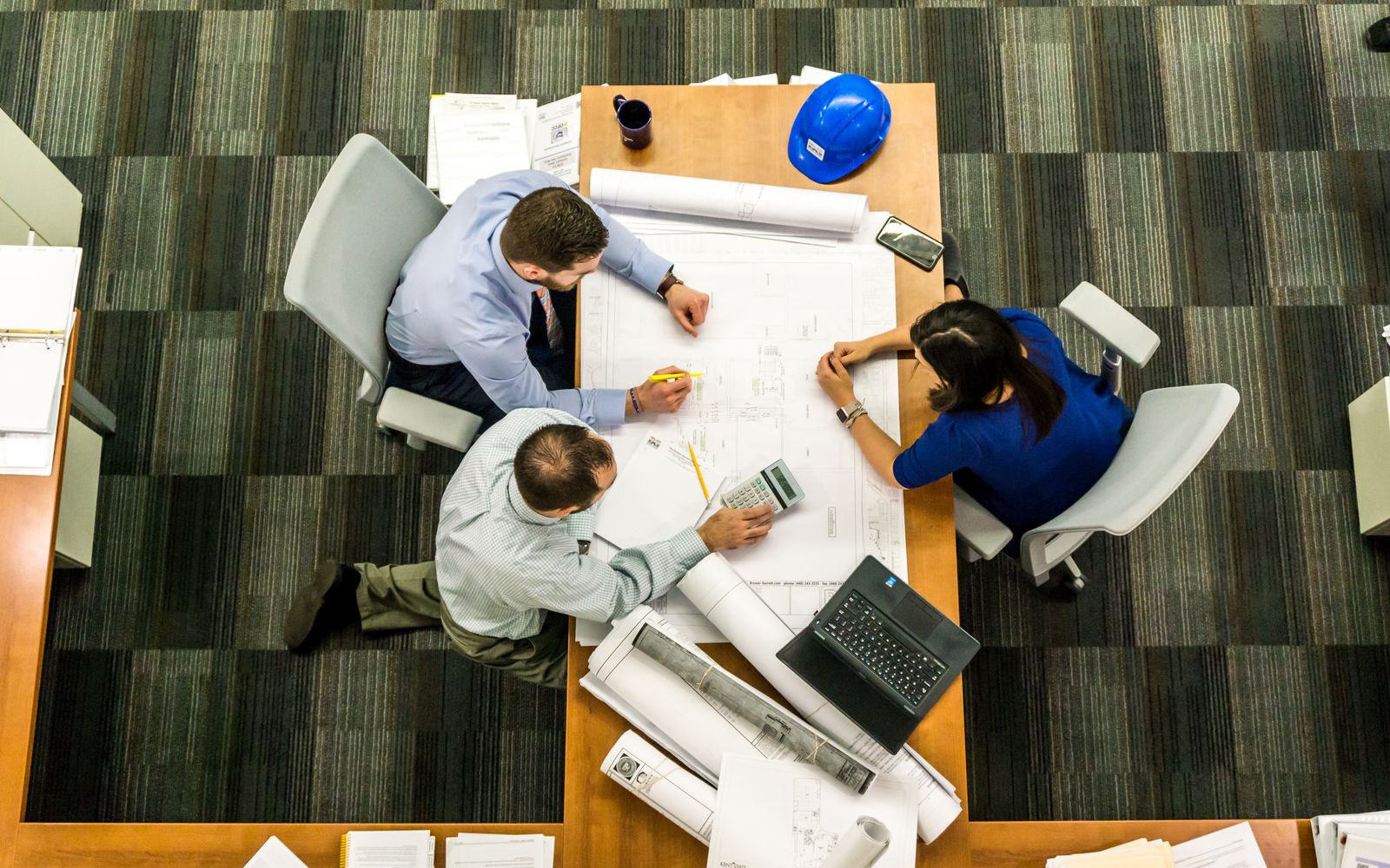 Consultants planning a recruitment campaign